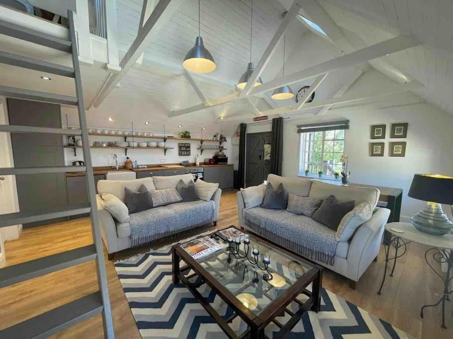 Appartamento The Coach House Alderbury Esterno foto